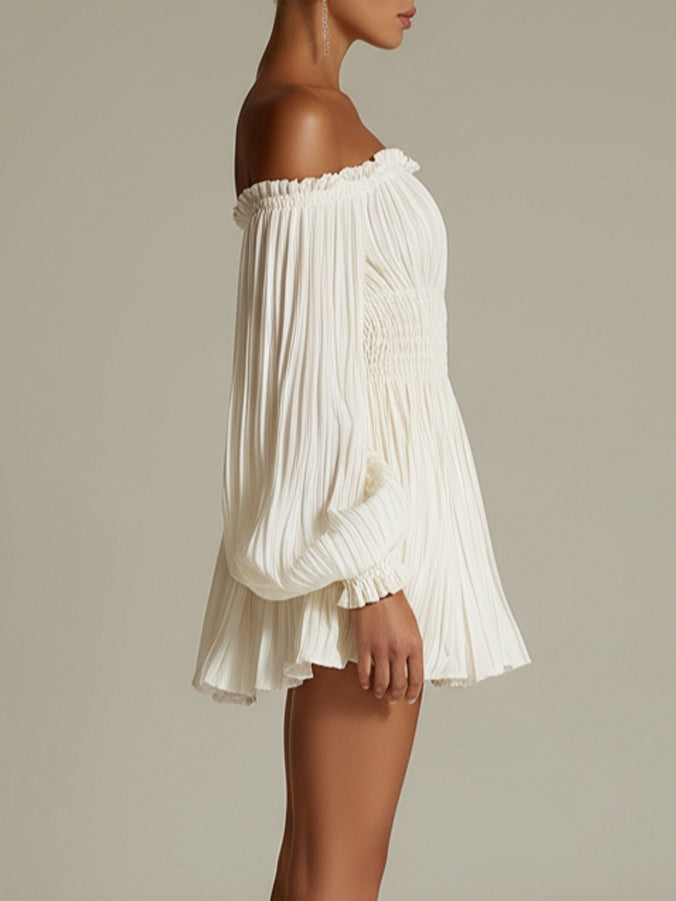 Candela | Minivestido blanco con hombros al aire y cintura fruncida