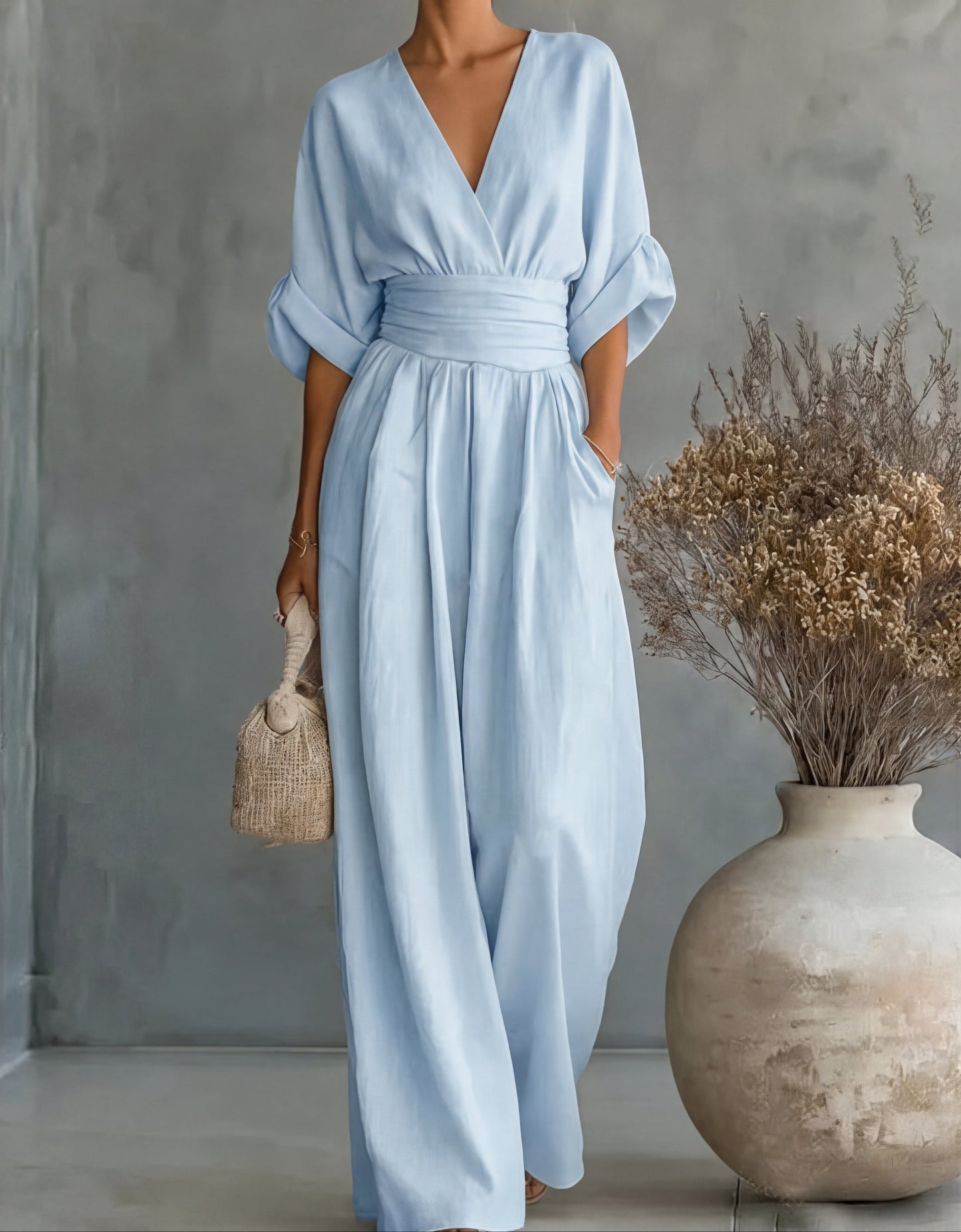 Daniela | Mono elegante de escote en V y pierna ancha